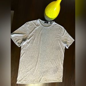 👕: Theory heather men’s gray tee-shirt. Used. Washed. Dried. Great condition.